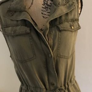 Max Jeans Khaki vest, NWT Size S